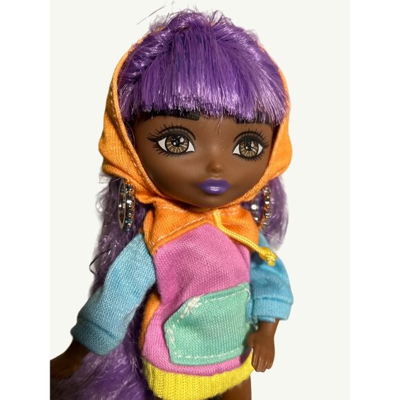 Barbie Extras Mini #7 Doll Purple Hair & Colorful Outfit - Picture 5 of 8